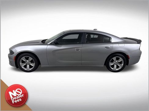 Used 2016 Dodge Charger SXT w/ Premium Group RWD image 7