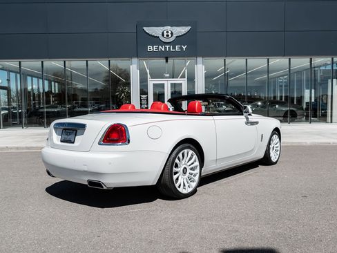 Used 2018 Rolls-Royce Dawn RWD image 3