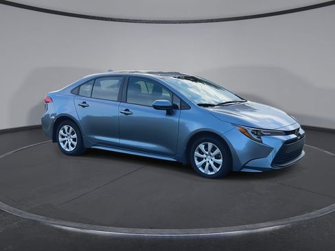 Used 2025 Toyota Corolla LE FWD image 2