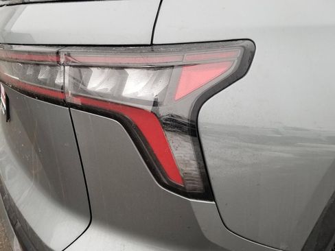 New 2026 Chevrolet Equinox LT image 12