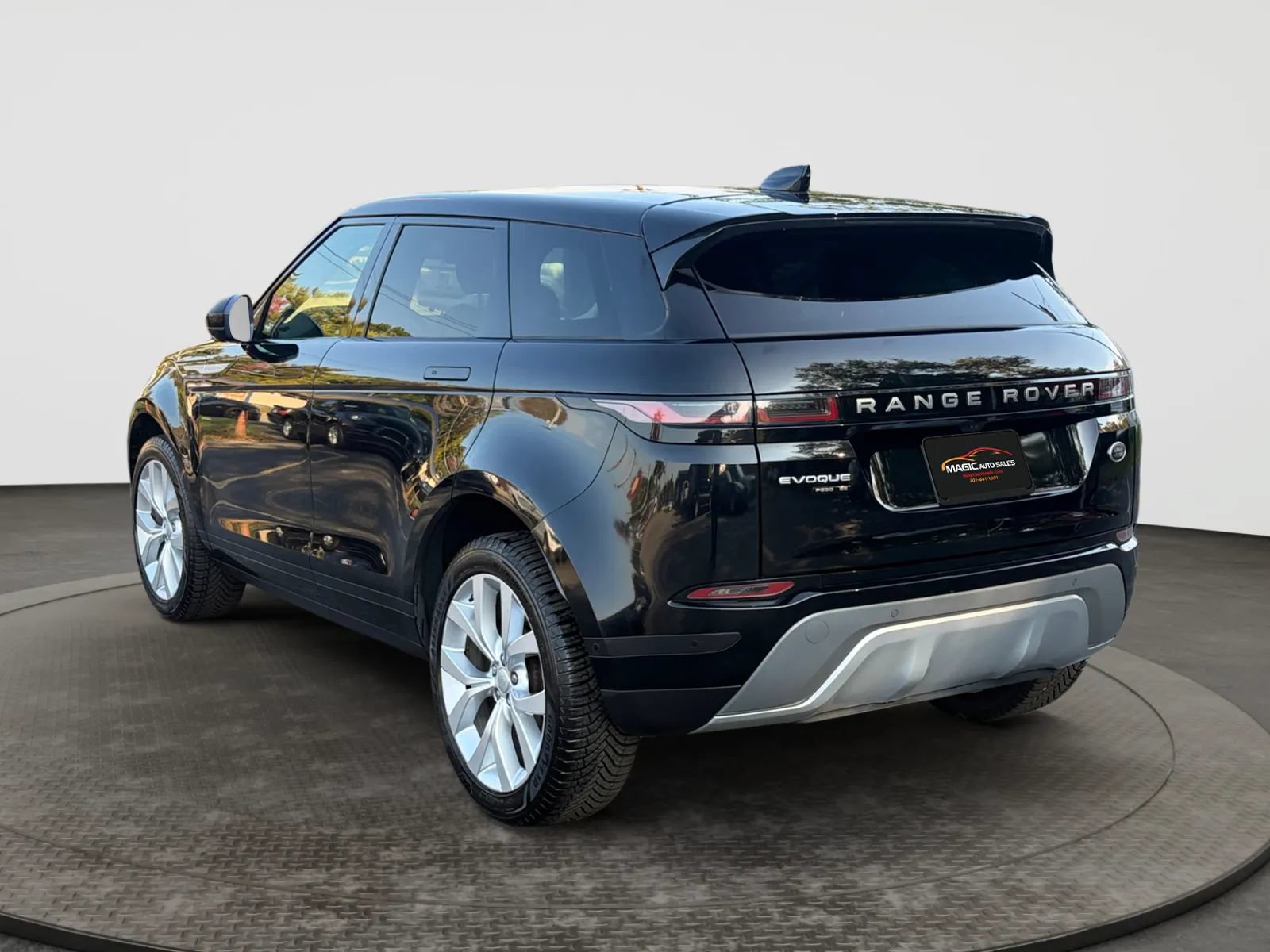 Used 2020 Land Rover Range Rover Evoque SE AWD/4WD image 8