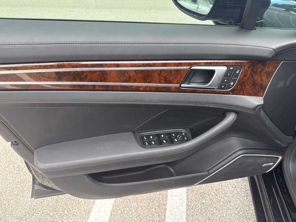 Certified 2023 Porsche Panamera 4S AWD/4WD image 3