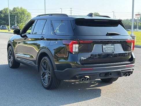 Used 2025 Ford Explorer ST w/ Sun And Sound Package AWD/4WD image 4