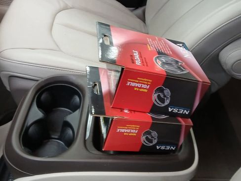 Used 2020 Chrysler Pacifica Touring-L image 9