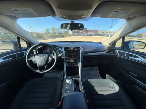 Used 2018 Ford Fusion SE image 49