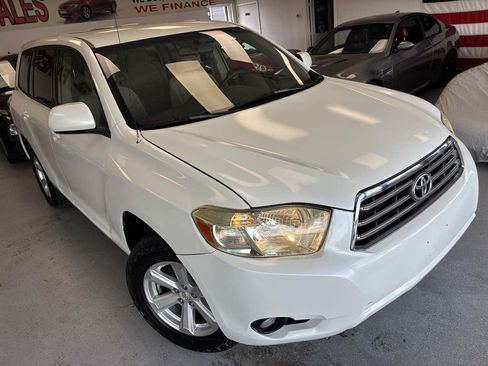 Used 2008 Toyota Highlander 2WD w/ Cold Weather Pkg image 8