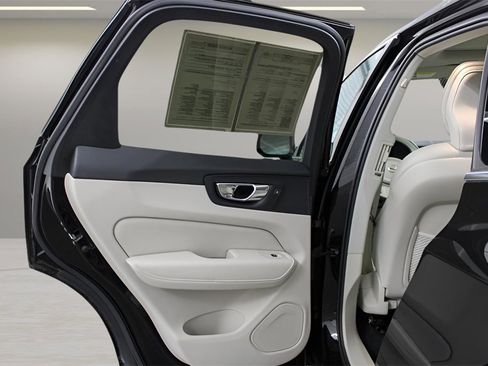 Certified 2021 Volvo XC60 T5 Inscription w/ Advanced Package image 29