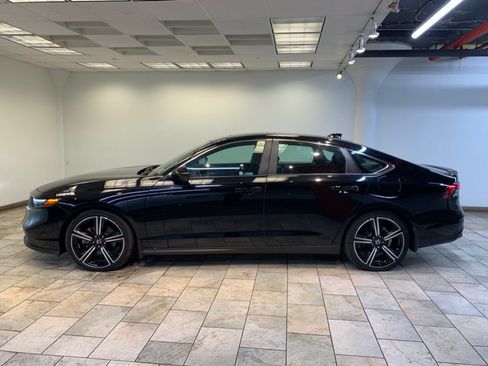 Used 2024 Honda Accord Sport image 4
