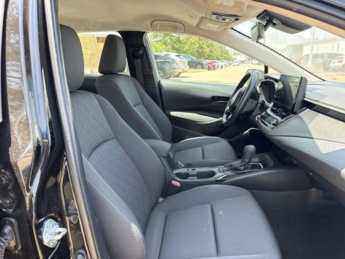 Used 2025 Toyota Corolla LE FWD image 29