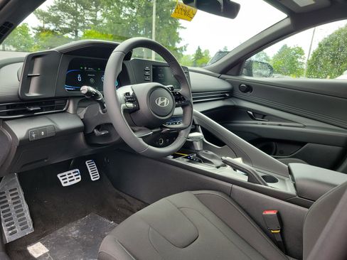 New 2026 Hyundai Elantra Sport FWD image 19
