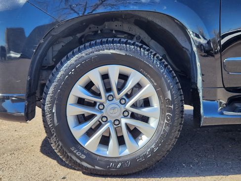 Used 2015 Lexus GX 460 w/ Premium Package image 17