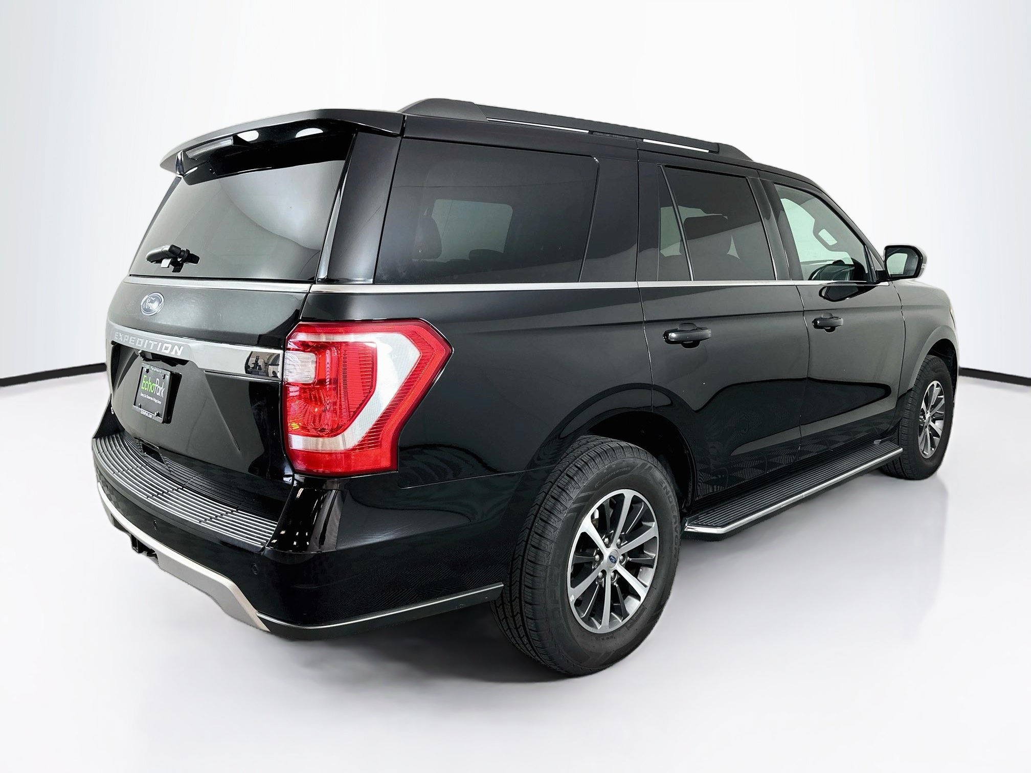 Used 2020 Ford Expedition XLT w/ Equipment Group 202A AWD/4WD image 9