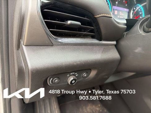 Used 2020 Chevrolet Traverse RS AWD/4WD image 16