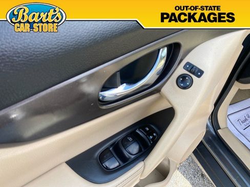 Used 2014 Nissan Rogue SV image 24