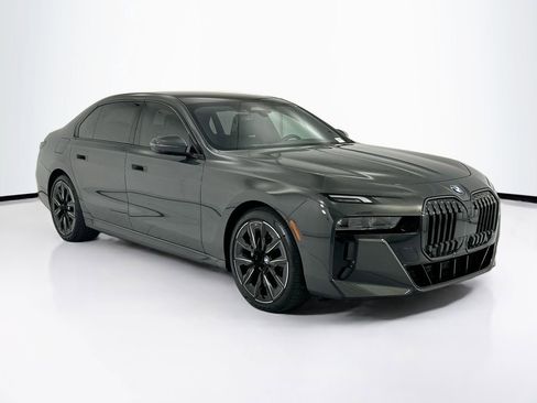 Used 2026 BMW 740i w/ Premium Package RWD image 3
