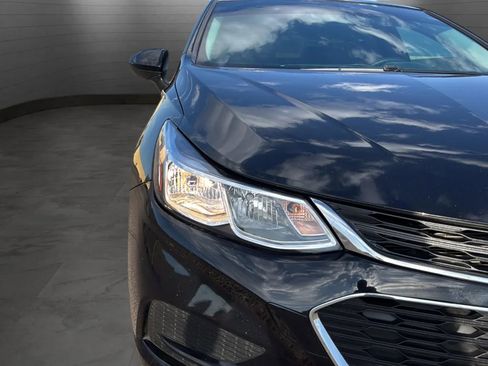 Used 2017 Chevrolet Cruze LS FWD image 23