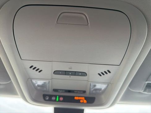 Used 2022 GMC Terrain SLT image 37