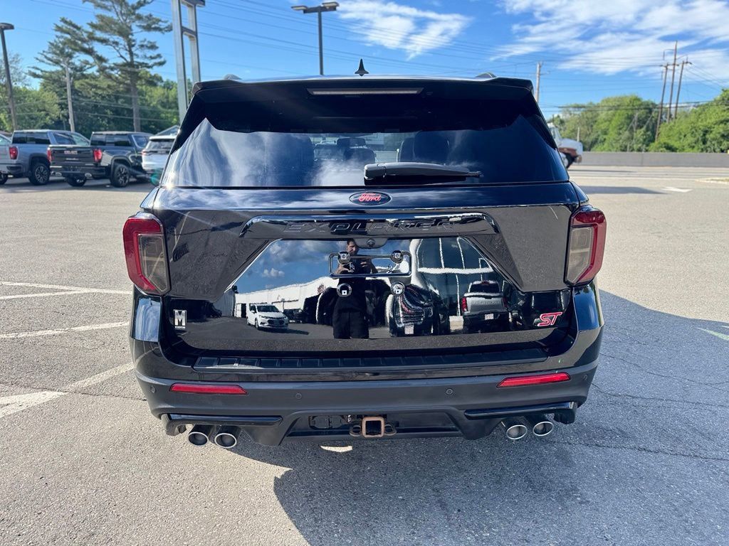 Used 2023 Ford Explorer ST w/ Technology Package AWD/4WD image 6