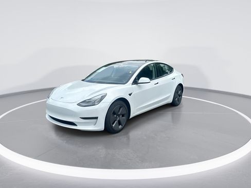Used 2021 Tesla Model 3 Standard Range Plus RWD image 5