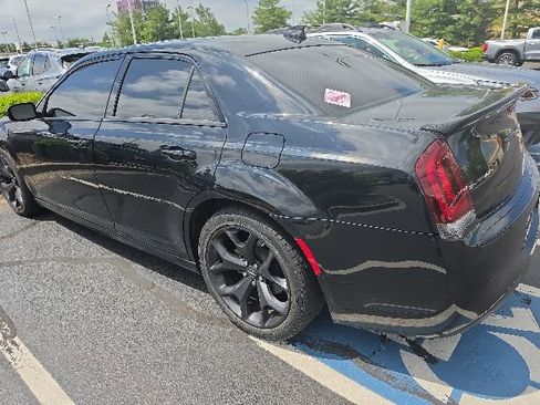 Used 2022 Chrysler 300 S w/ Comfort Group RWD image 2