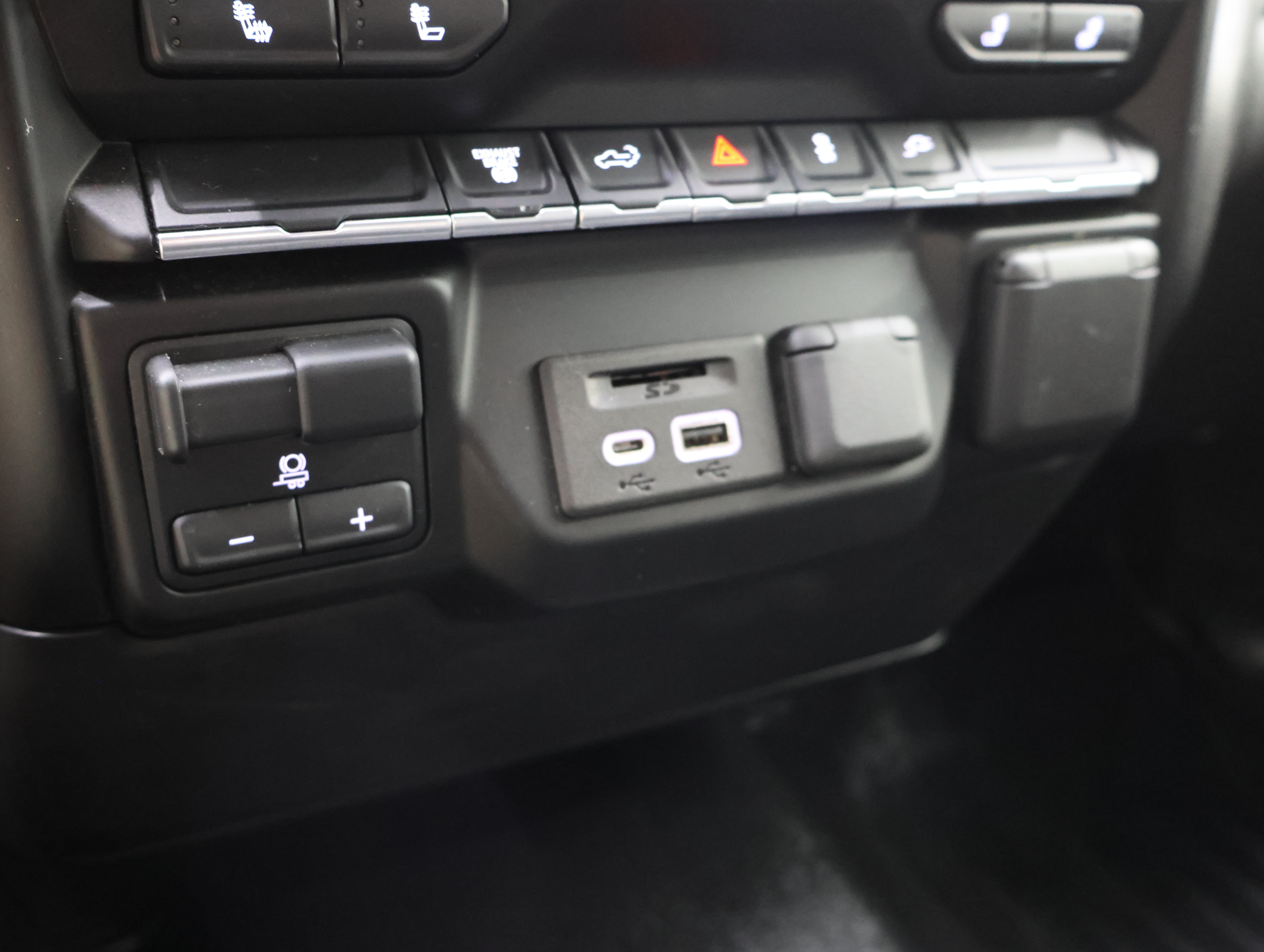 Used 2023 Chevrolet Silverado 2500 LTZ AWD/4WD image 47