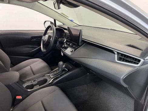 Used 2024 Toyota Corolla LE FWD image 11