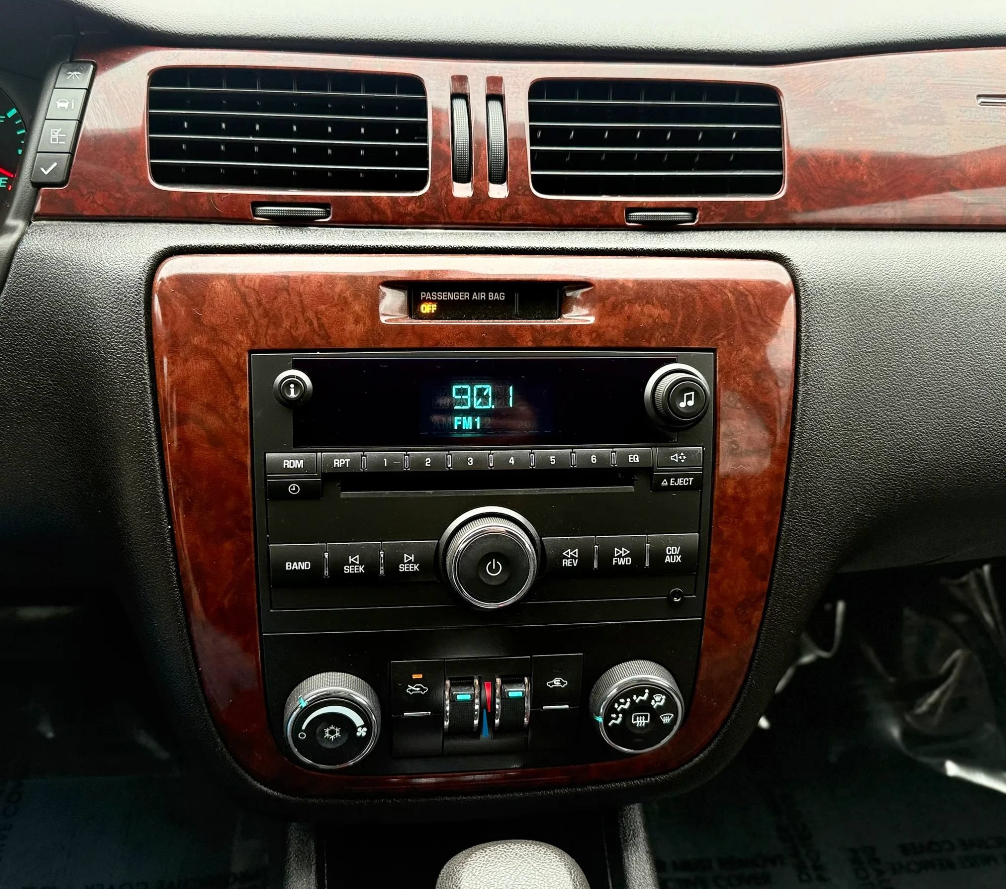 Used 2010 Chevrolet Impala LS FWD image 15