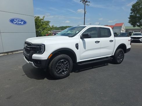 Used 2025 Ford Ranger XLT w/ FX4 Off-Road Package AWD/4WD image 2