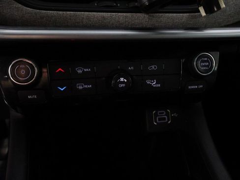 Used 2024 Jeep Compass Latitude AWD/4WD image 41