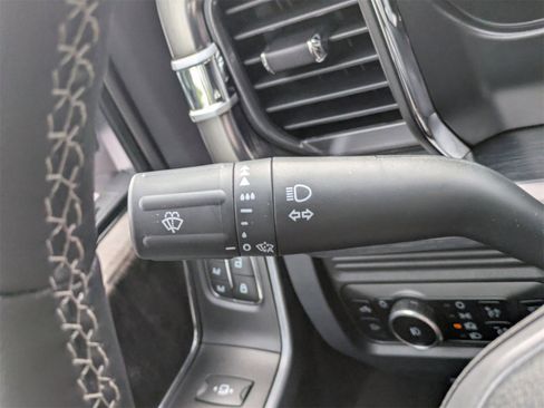 New 2025 Ford F250 Lariat w/ Black Appearance Package image 31