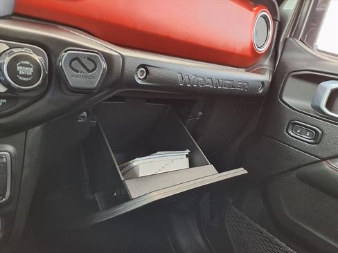 Used 2022 Jeep Wrangler Unlimited Rubicon w/ Cold Weather Group image 34