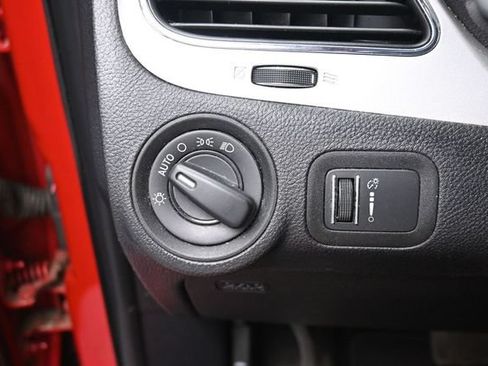 Used 2017 Dodge Journey SE w/ Flexible Seating Group FWD image 18