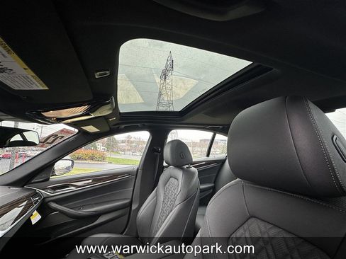 Used 2022 BMW 530i xDrive w/ Premium Package image 6