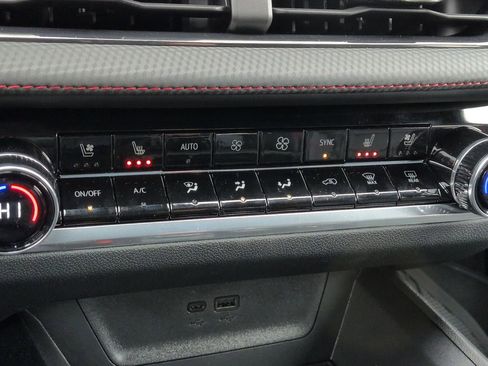 New 2026 Chevrolet Equinox RS w/ Convenience Package III AWD/4WD image 30