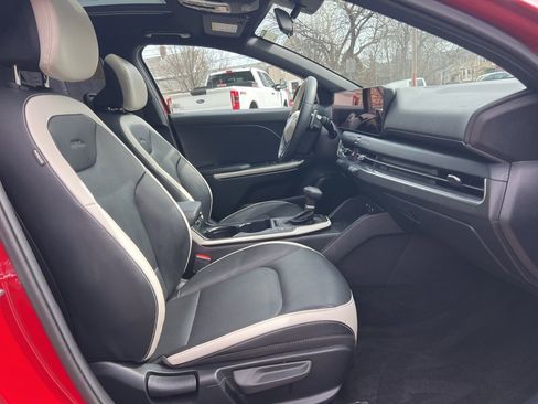 Certified 2025 Kia K4 GT-Line w/ GT-Line Premium Package image 27