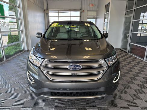 Used 2018 Ford Edge Titanium w/ Equipment Group 301A FWD image 2