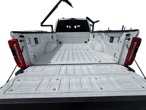 Used 2024 Ford F250 Lariat w/ Tremor Off-Road Package AWD/4WD image 18