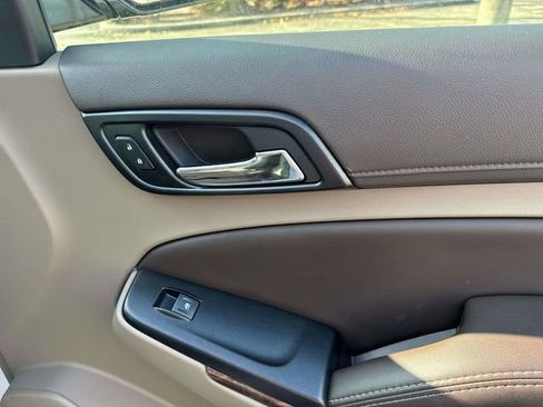 Used 2018 Chevrolet Tahoe LT image 19