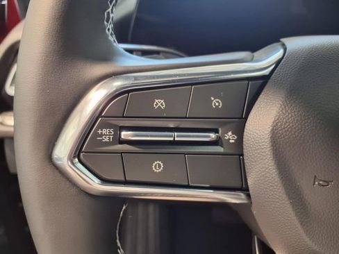 Used 2025 Chevrolet Traverse LT FWD image 8