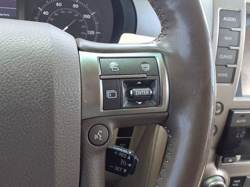 Used 2016 Lexus GX 460 w/ Premium Package AWD/4WD image 15
