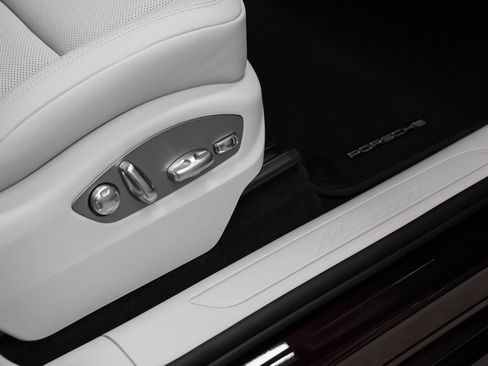 New 2026 Porsche Macan image 19