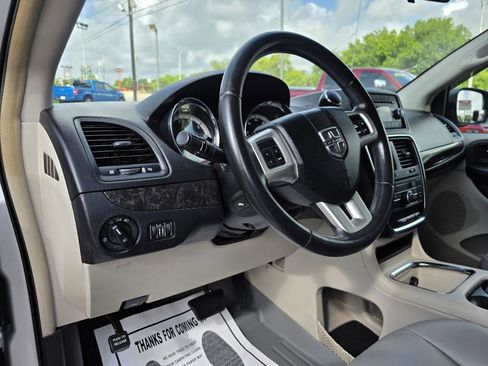 Used 2012 Dodge Grand Caravan Crew FWD image 13