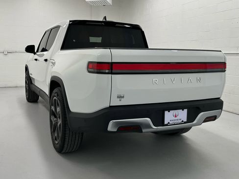 Used 2023 Rivian R1T Adventure image 8