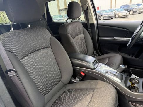 Used 2016 Dodge Journey SE w/ Flexible Seating Group FWD image 39