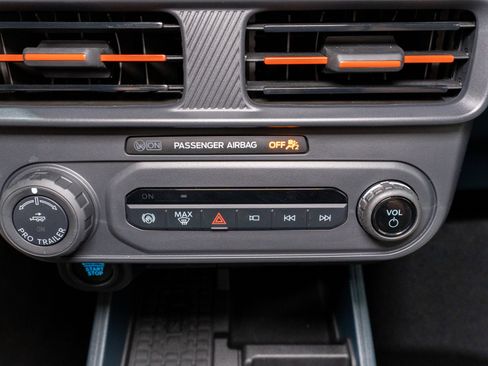 Used 2025 Ford Maverick Lariat w/ 4K Tow Package image 24