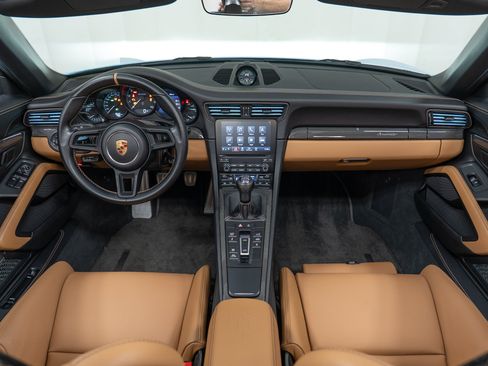 Certified 2019 Porsche 911 Speedster RWD image 25