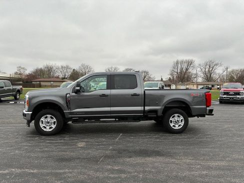 Used 2025 Ford F250 XLT w/ FX4 Off-Road Package image 2