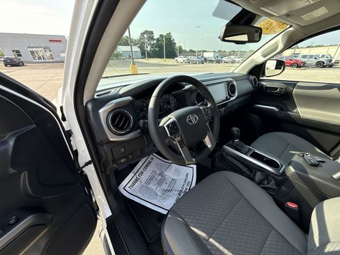 Used 2023 Toyota Tacoma SR image 10