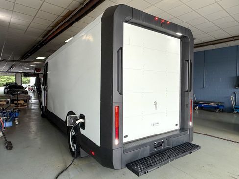 Used 2024 Chevrolet Brightdrop 600 w/ Commercial Equipment Package AWD/4WD image 4