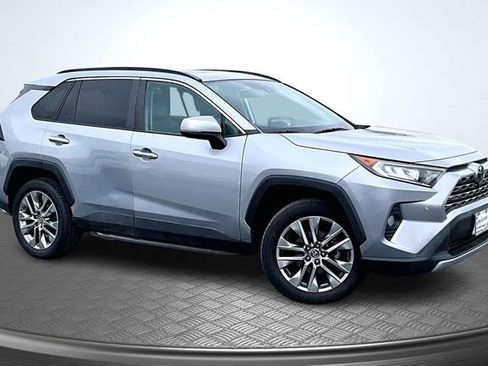 Used 2020 Toyota RAV4 Limited AWD/4WD image 3